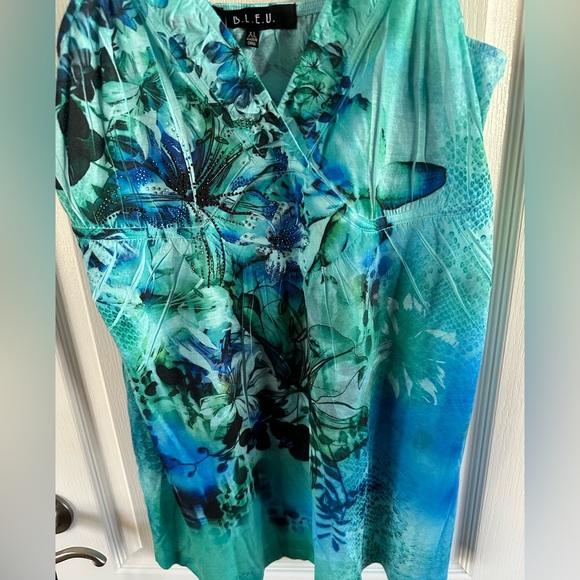 NWT Tank B.L.E.U with sparkle accent on front. XL - Picture 5 of 7